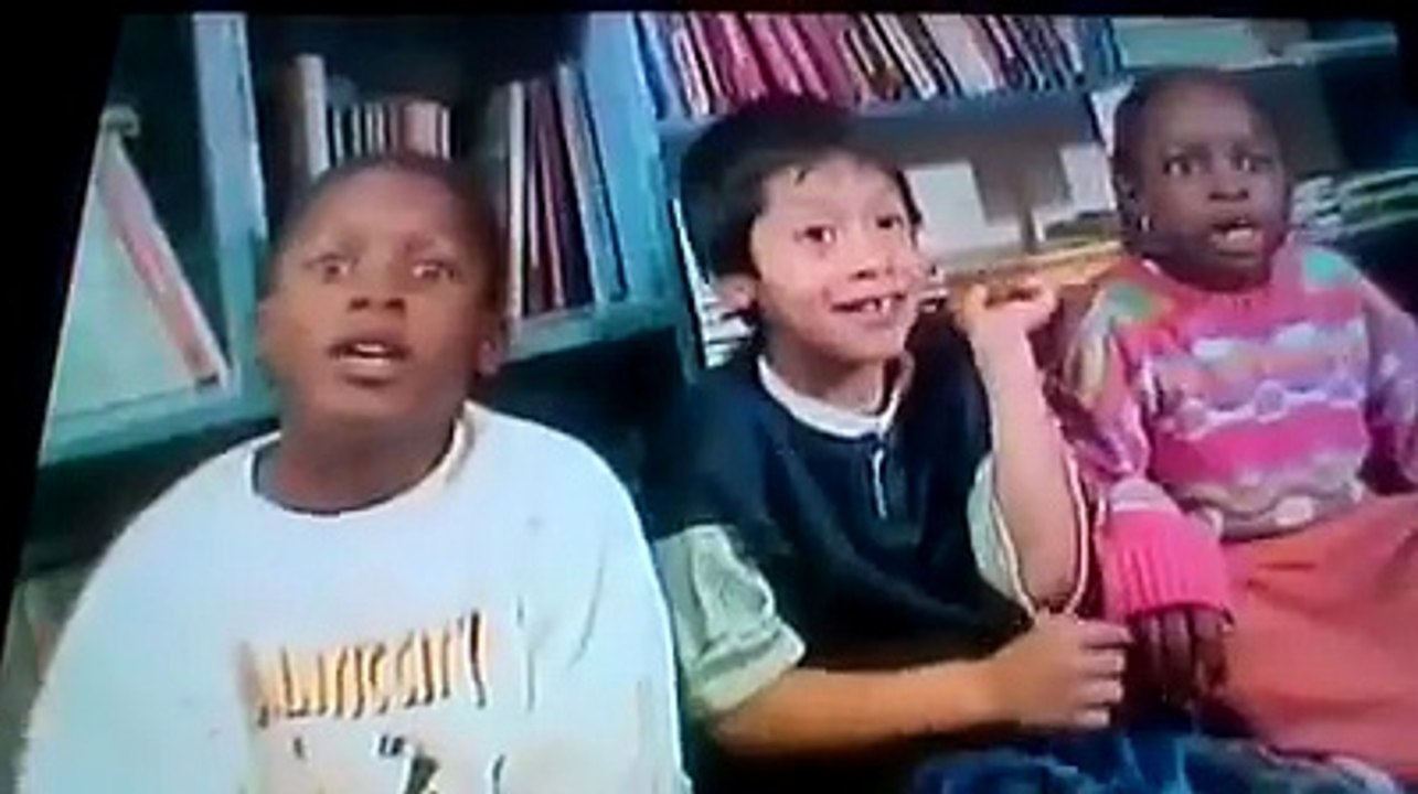 Blue's Clues - Blue want to play a song game