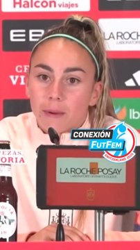 ESTO NO SE HA VISTO: La broma entre risas de Athenea ejerciendo de jefa de prensa