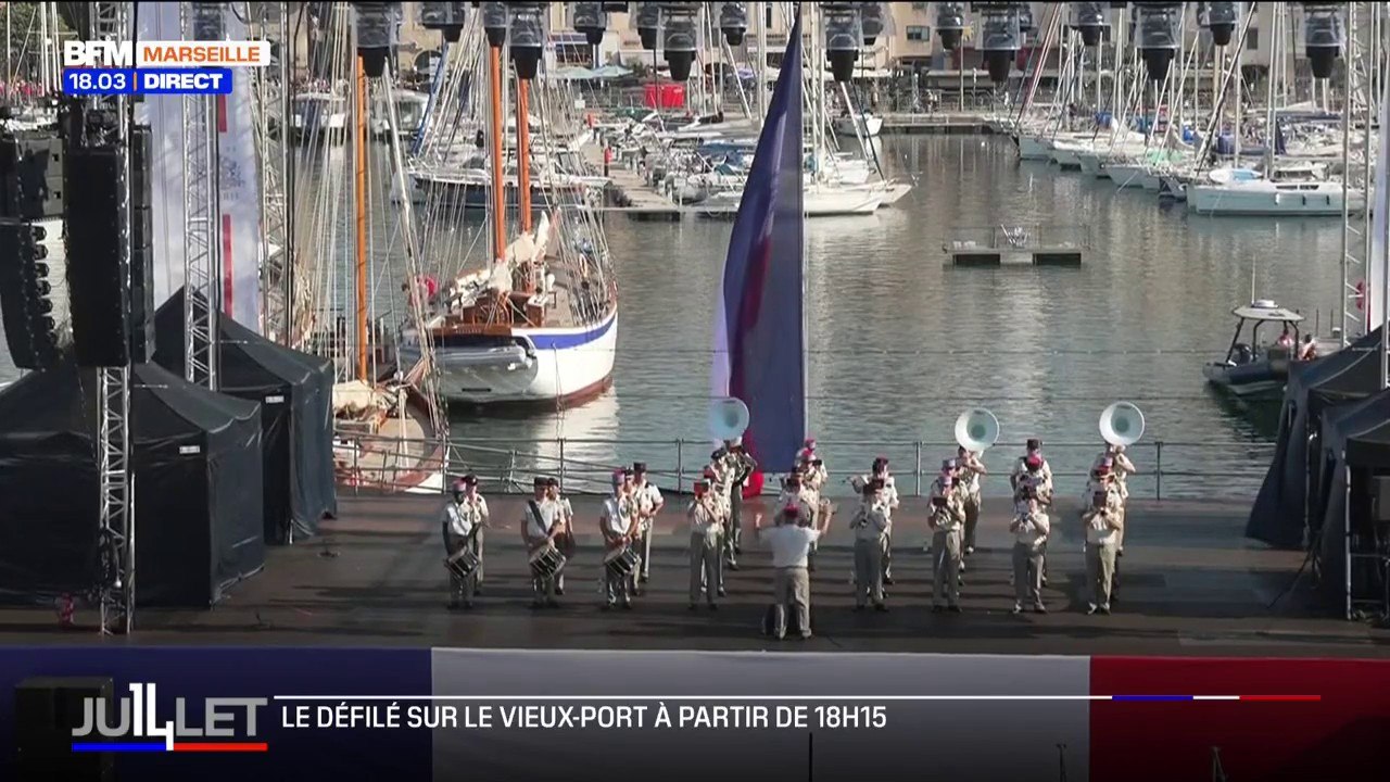 14-Juillet à Marseille: la fanfare joue la Goffa Lolita et "Cosmo" de Soprano sur le Vieux-Port