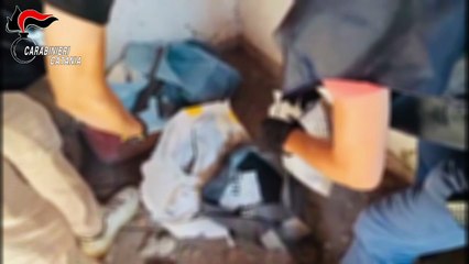 Catania, lo trovano con armi e droga in un borsone: arrestato un trentaduenne