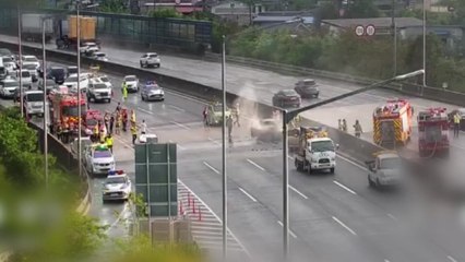 경남 진주 남해고속도로에서 5중 추돌...3명 다쳐 / YTN