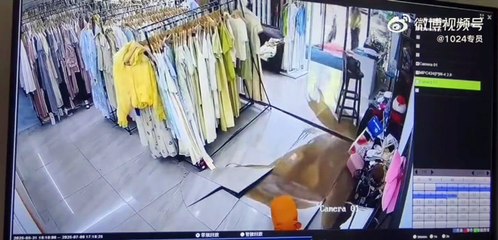 Une conduite d'eaux usées explose en plein magasin