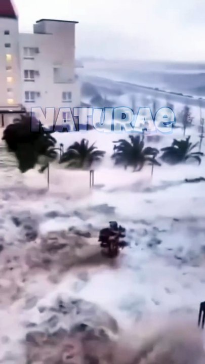 Strong storm attack in the city near SEA
