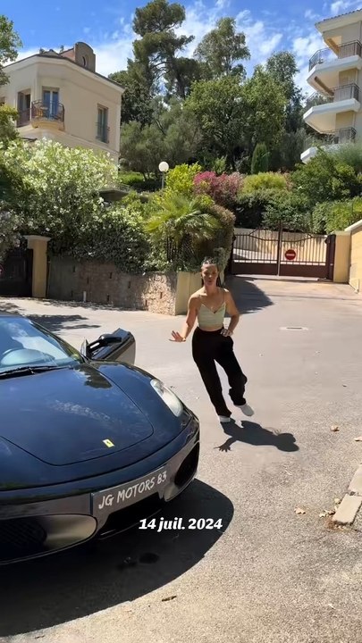 Quand elle cru que j’avais acheté une Ferrari 😂