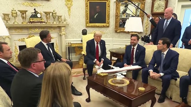 Trump amenaza a Rusia con 100% de aranceles secundarios si no prosperan las negociaciones