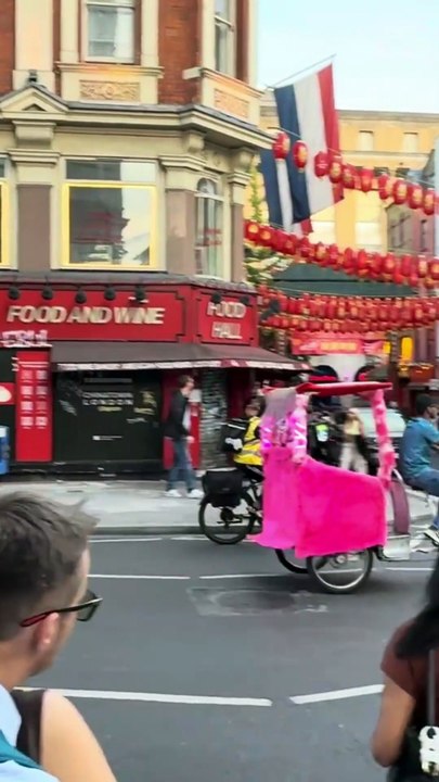 🇬🇧 No commentary, just pure London 4k vibes 🎧🚶