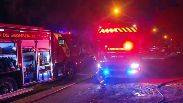 Bombeiros são chamados para combater incêndio em edificação no Bairro Santa Felicidade