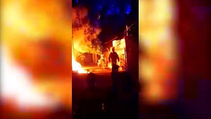 Vídeos mostram grande incêndio no Bairro Santa Felicidade