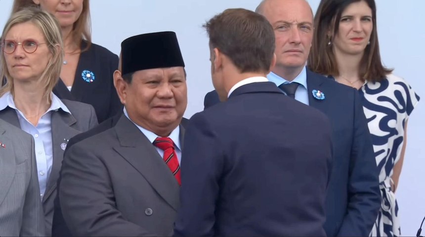 Momen Kehangatan di Bastille Day, Prabowo Disalami  Macron, Jadi Tamu Kehormatan Istimewa