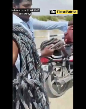 Wife Pushes Husband Into Krishna River While Taking Selfie in Raichur; Locals Rescue Him