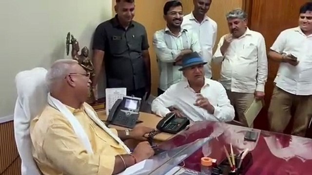 पूर्व MLA रूपाराम के इस गाने पर मुस्कुराते नजर आए मंत्री जवाहर सिंह बेढम