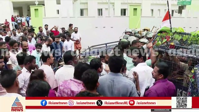 PM കുസും അനർട്ട് അഴിമതി; വൈദ്യുത മന്ത്രിയുടെ ഓഫീസിലേക്ക് കോൺഗ്രസ് നടത്തിയ മാർച്ചിൽ സംഘർഷം