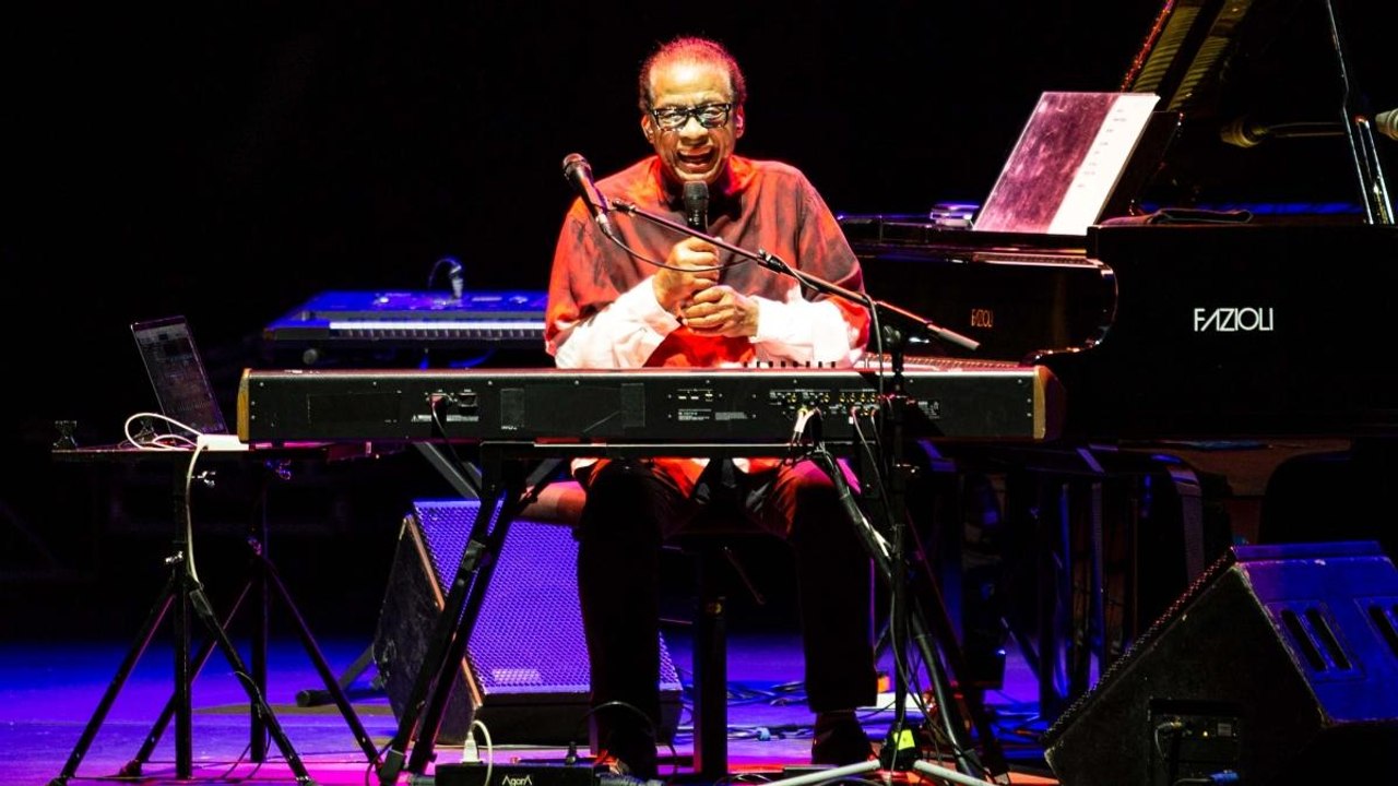Cavea dell'Auditorium sold out per Herbie Hancock e il suo mondo sonoro tra jazz, elettronica e funk