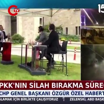 CHP lideri Özgür Özel Bir darbe sürecindeyiz arkadaşlar. Erdoğan, kendinden sonra cumhurbaşkanı olma olasılığı olan Ekrem İmamoğlu’na darbe yaptı. Rakibini hapiste tutuyor.