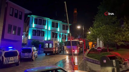 Bursa'da tarihi çay bahçesi alevlere teslim oldu