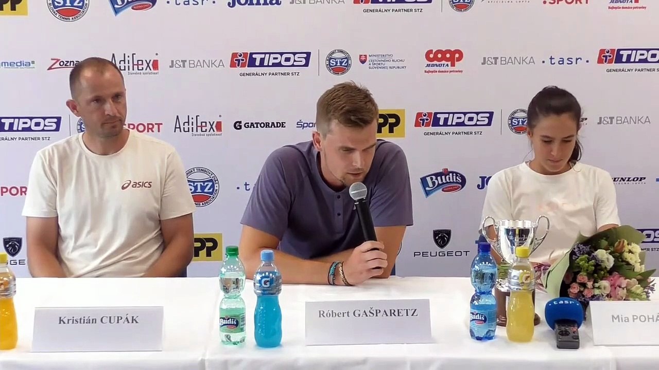 ZÁZNAM:Tenis-Wimbledon: Pohánková je grandslamovou šampiónkou: „Ubehlo ho tak rýchlo“