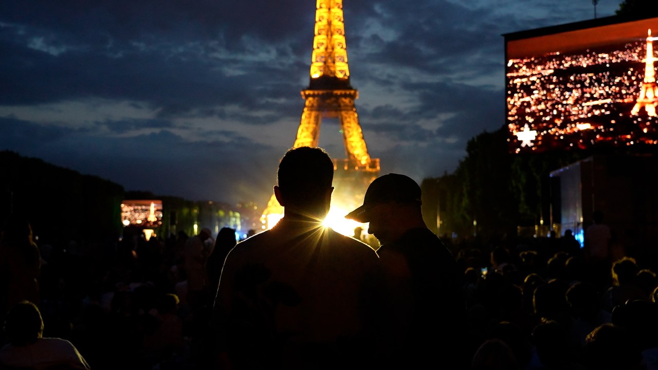 Trop court, pas assez de feux... La déception des spectateurs après le feu d'artifice du 14 Juillet