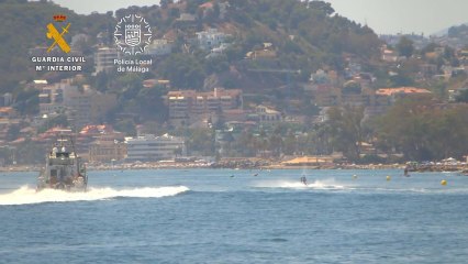 Vídeo de las primeras actuaciones realizadas por la Policía Local y la Guardia Civil en el litoral de Málaga capital.