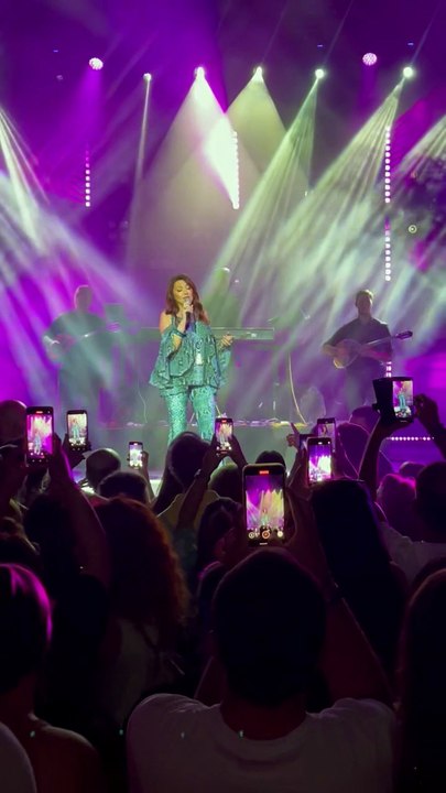 Η Καίτη Γαρμπή τραγουδά τις «Ευαισθησίες», στη συναυλία με με τον Διονύση Σχοινά στη Θεσσαλονίκη