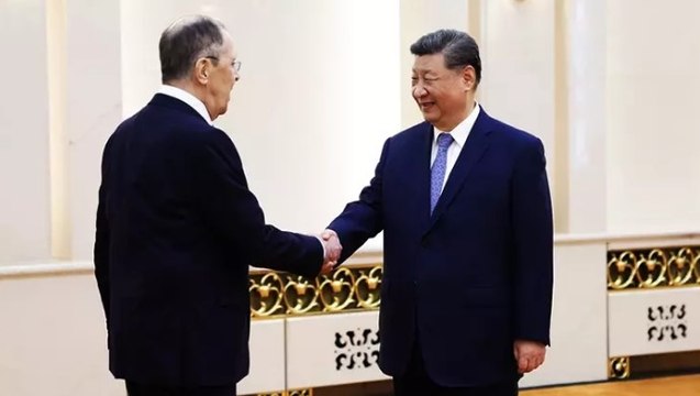 Çin Cumhurbaşkanı Şi Cinping, Rusya Dışişleri Bakanı Sergey Lavrov ile Pekin'de bir araya geldi