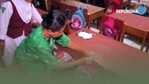 Cara Unik Orang Tua Dapatkan Kursi Paling Depan di Sekolah