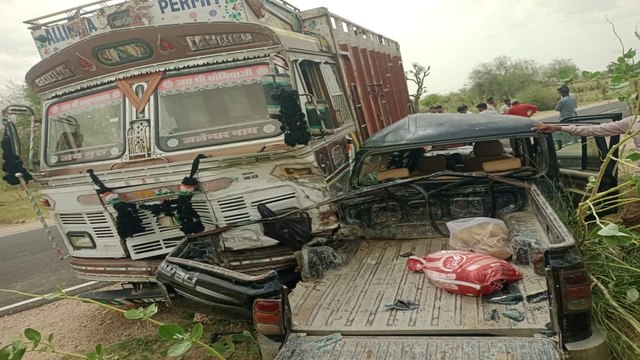 Video: ट्रक व पिक अप की भिड़ंत,एक की मौत, 7 अन्य घायल