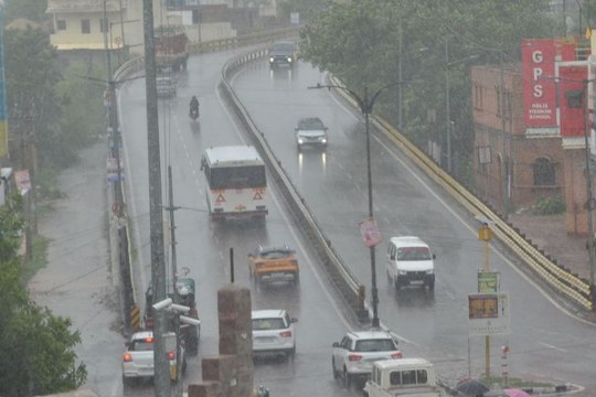 Rain Alert: जोधपुर में दिनभर उमस के बाद शाम को बारिश ने दी राहत, दो दिन बारिश की और संभावना