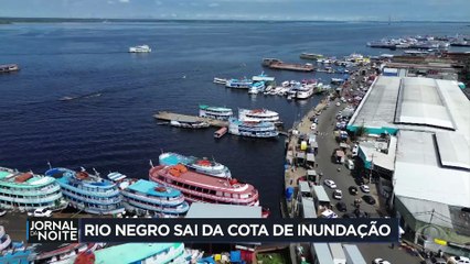 Rio Negro sai da cota de inundação