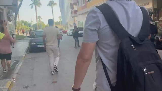 Vito Quiles tiene que abandonar Torre-Pachecho escoltado por la policía