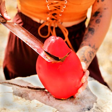 DIY Coconut Lip Balm Made With All-Natural Ingredients 🥥💄