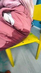 Il a essayé de m'embarrasser à l'école... mais j'ai eu le dernier mot ! 😳🎒 #école