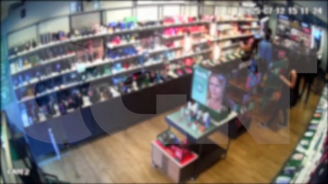 Mulher é flagrada furtando produto em loja de perfumes no Centro