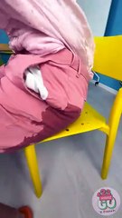 Il a essayé de me gêner à l’école… mais j’ai eu le dernier mot ! 😳🎒 #school