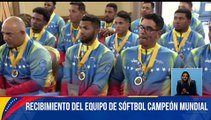 Jefe de Estado recibe y felicita a los atletas que conforman el equipo Campeón Mundial de Sóftbol