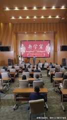 An 18-year-old girl returns to a wealthy family and is treated as a nanny. She leaves home on a rainy night and is picked up by the abstinent CEO's uncle. From then on, she is spoiled by this man who is 11 years older than her every night