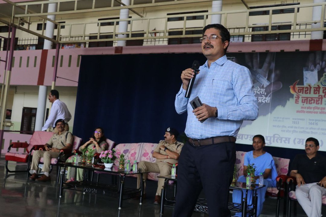 नशा न करने व समाज को नशा मुक्त करने की ली शपथ