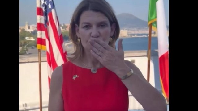 Tracy Roberts-Pounds, il saluto della console generale Usa dopo tre anni a Napoli: «Questo è un arrivederci»