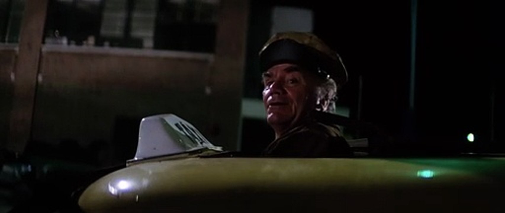 Escape from New York - 03 - taxi driver with Molotov cocktail