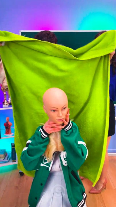 Fake Head Prank – Scared the WHOLE Class! 😆👩‍🏫🧠