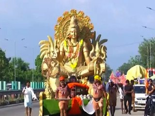 Devotees carry 1,000 kg golden Kanwad to Haridwar in grand Yatra