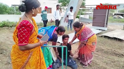 ऐन पावसळ्यात घरावर बुलडोझर अपंग तरुणाची पोलिसांच्या पायाजवळ लोळण-