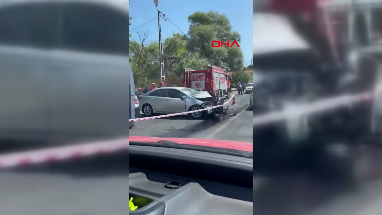 Arnavutköy'de İETT otobüsü ile otomobil çarpıştı