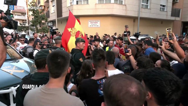 La presencia policial impide disturbios en la protesta de Torre Pacheco