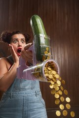 Tested glowing in dark t-shirt, eye line stamp, toilet speaker 🥴