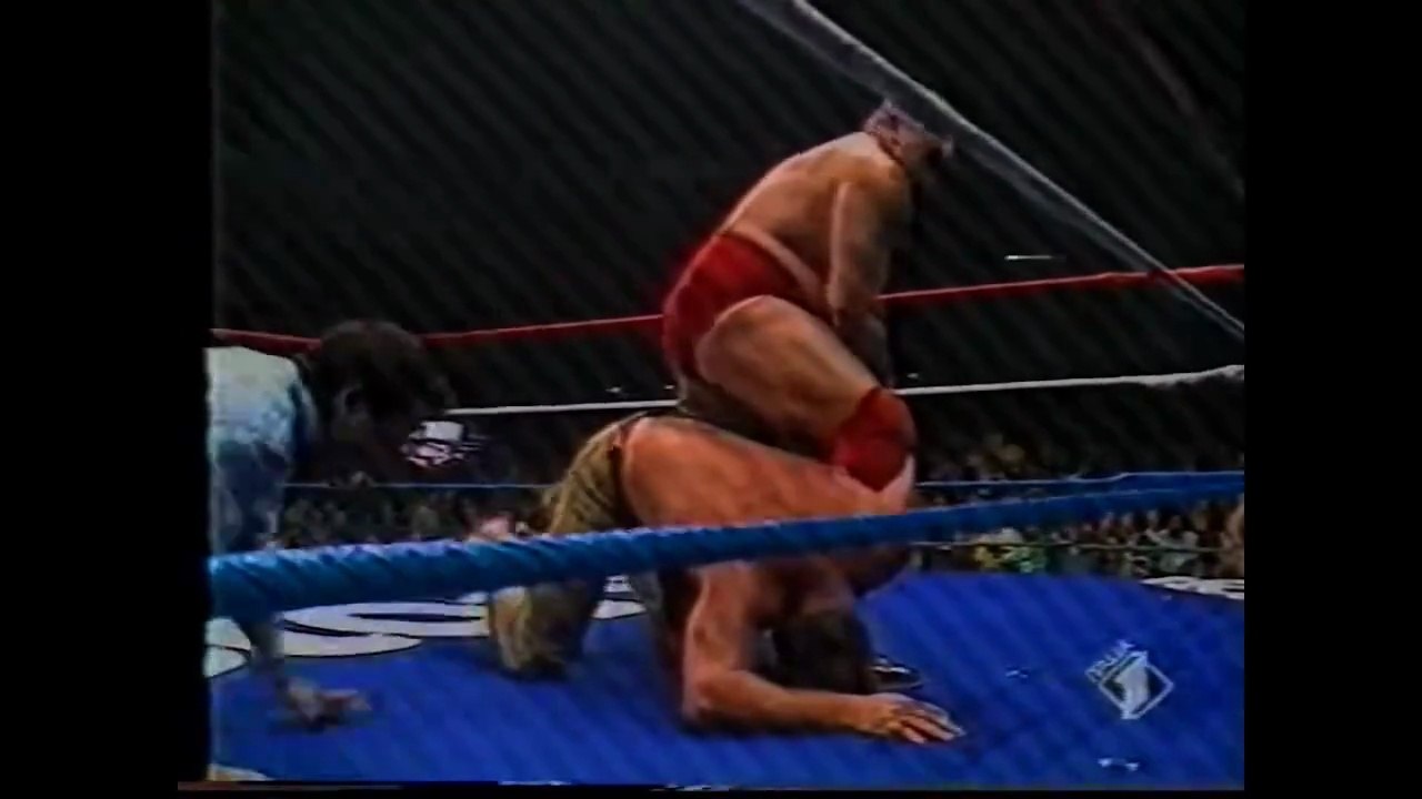 (ITA) Nikolai Volkoff contro Outback Jack - WWF Live a Milano con Gerry Scotti (1987)