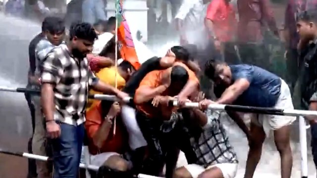 Kerala Cops Clash with Yuva Morcha: Water Cannons on BJP Protesters