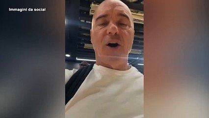 Luca Zingaretti a Fiumicino: "La moglie di un politico ? passata davanti a tutti, non vi vergognate?"
