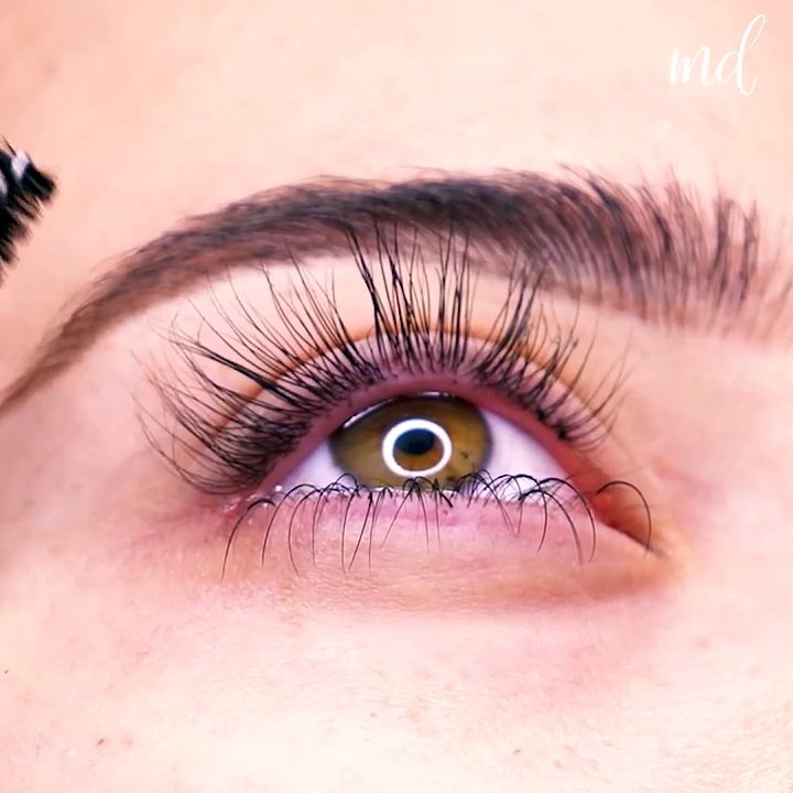 Put down the fake lashes and get a flawless natural look! ✨
