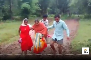 4 KM पैदल चली गर्भवती