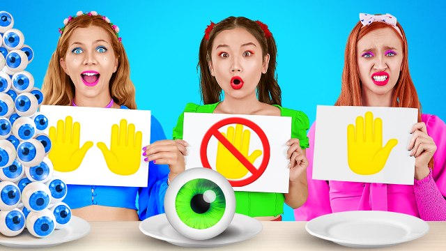 NO HANDS VS ONE HAND VS TWO HANDS! Funny FOOD Situations! 100 Layers of Food by 123 GO! CHALLENGE